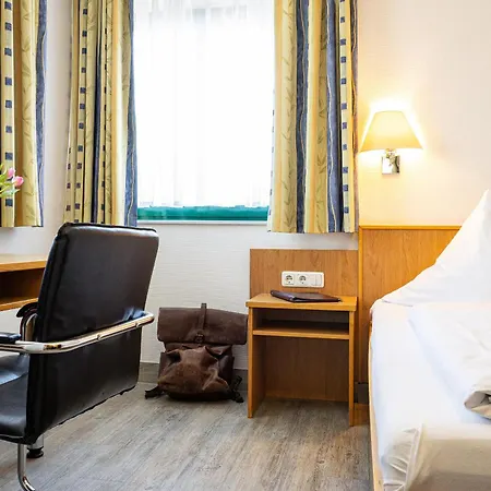 阿姆娜酒店 酒店 3*